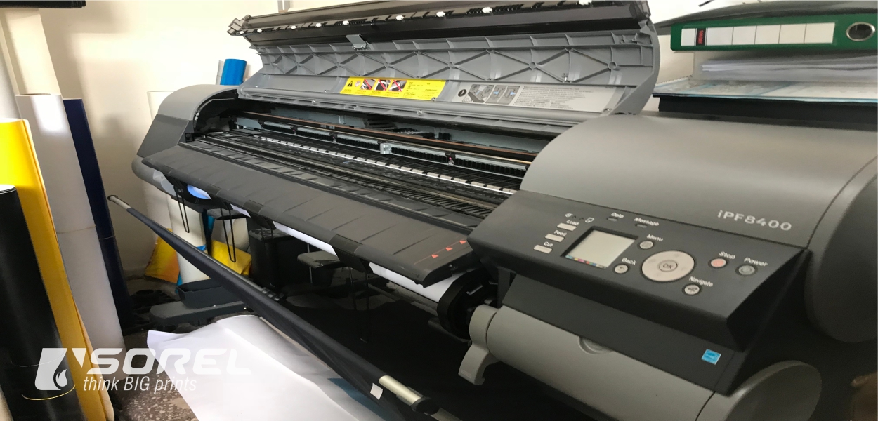 Canon imagePROGRAF iPF8400 ☛ A 12-colour water-based pigment inkjet printer, delivering high productivity, print quality and reliability. ☛ Ideal for production, photographic and proofing environments.
            ☛ Max Width: 1117 mm. ☛ Print Resolution: 2400x1200 dpi.